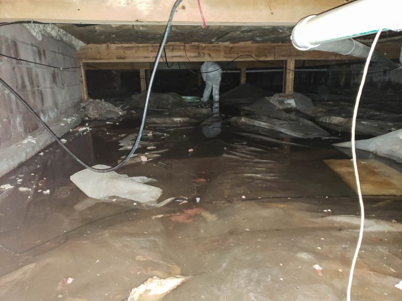 Crawlspace with Vapor Barrier